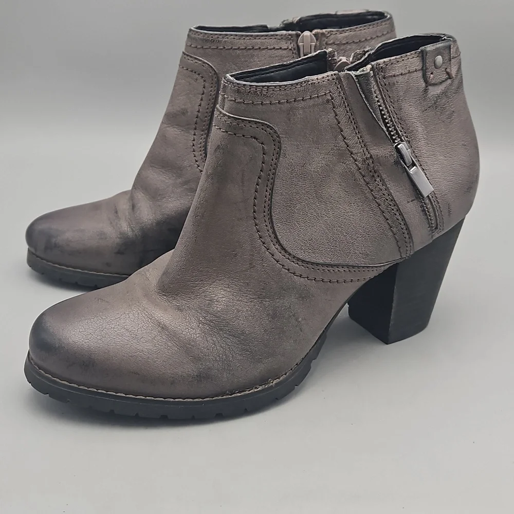 CLARKS ARTISAN Leather Upper Ankle Booties Women 9.5 M